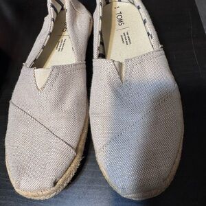 Toms Woman’s Tan Canvas Slip-On Espadrille